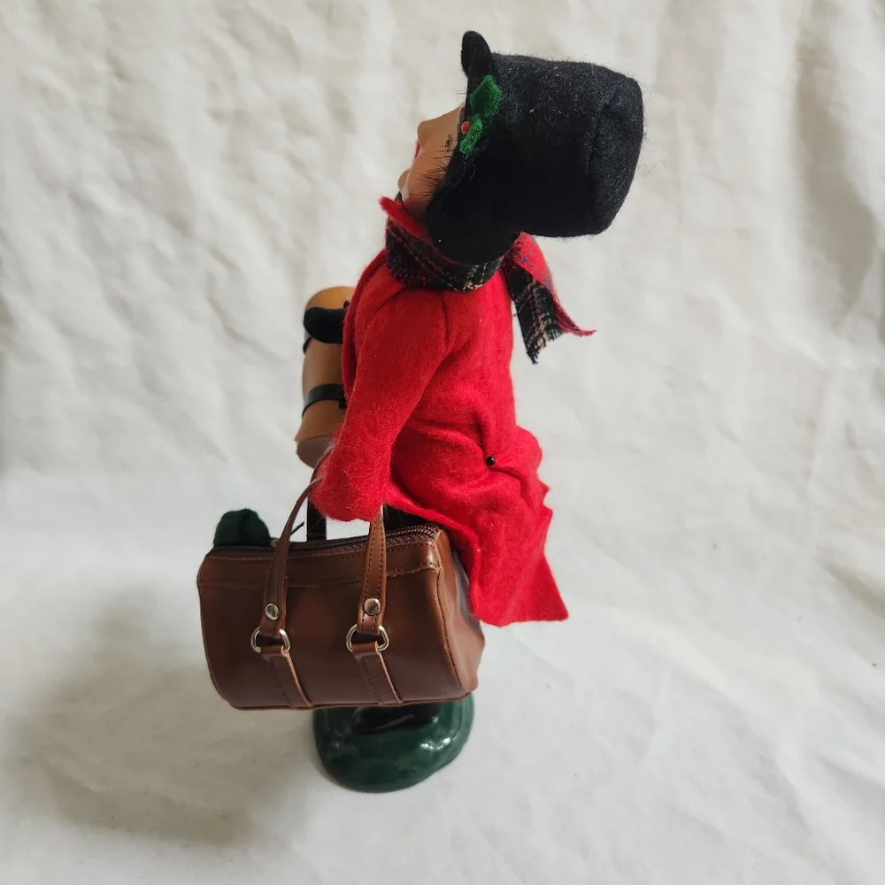 Byers Choice Carolers Traveler Man Figurine